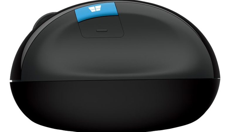 The Sculpt Ergonomic Mouse from a side view 