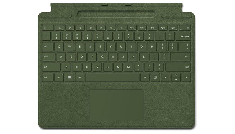 Das Signature Type Cover für das Surface Pro in Waldgrün in der Gesamtansicht