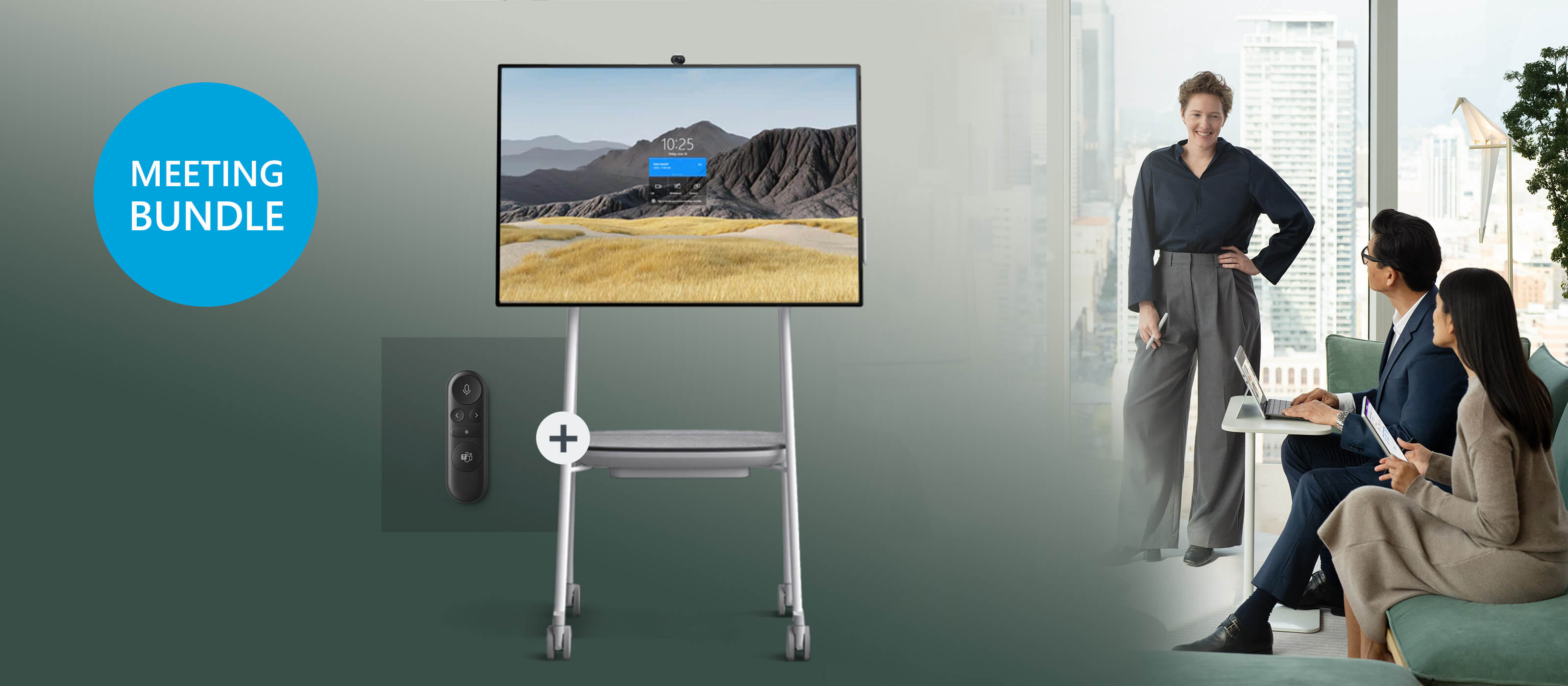 Das Surface Hub 2S ist vor einem grünen Hintergrund Platziert auf dem Personen in einem meeting zu sehen sind