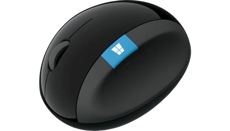 The Sculpt Ergonomic Mouse from a lateral perspective 