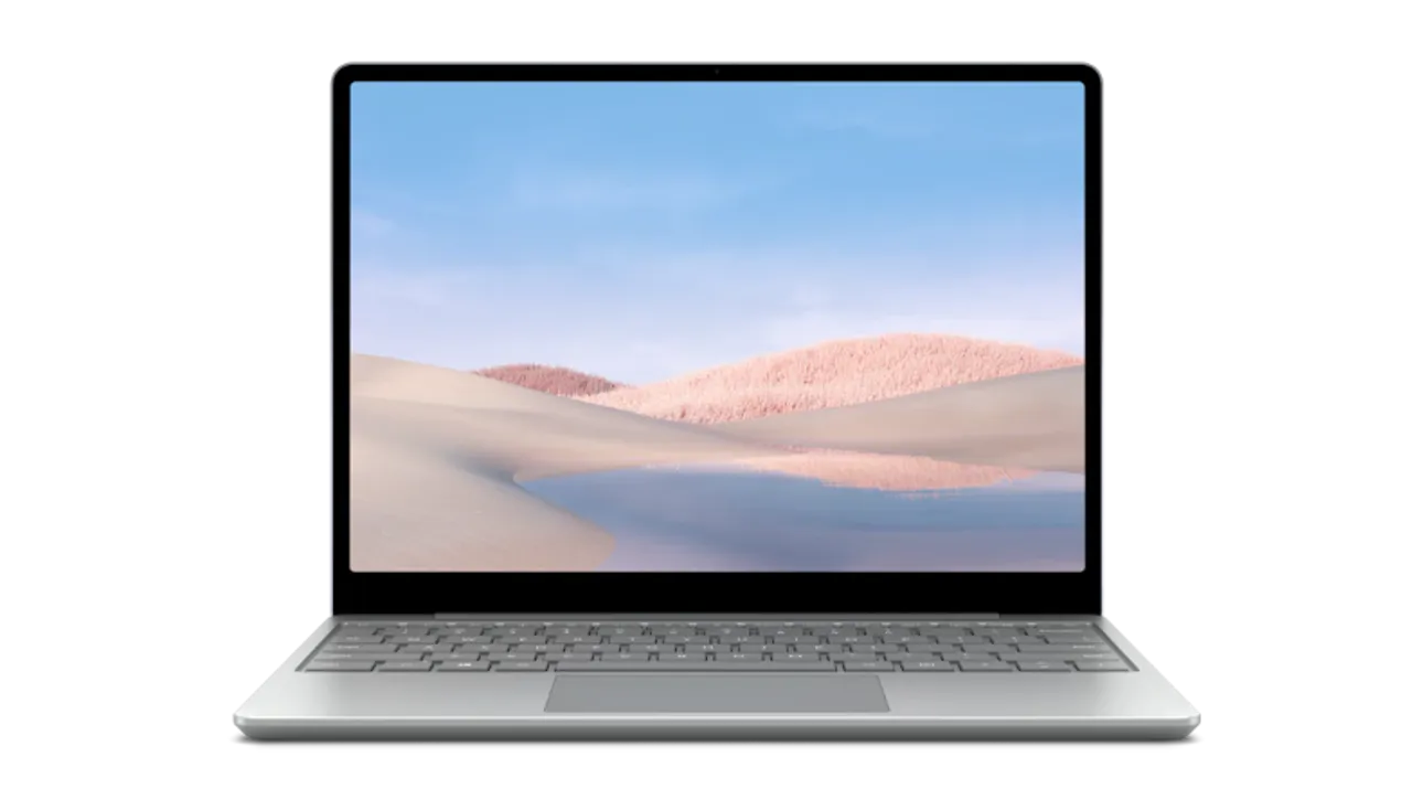 Surface Laptop Go 3 i platin set forfra