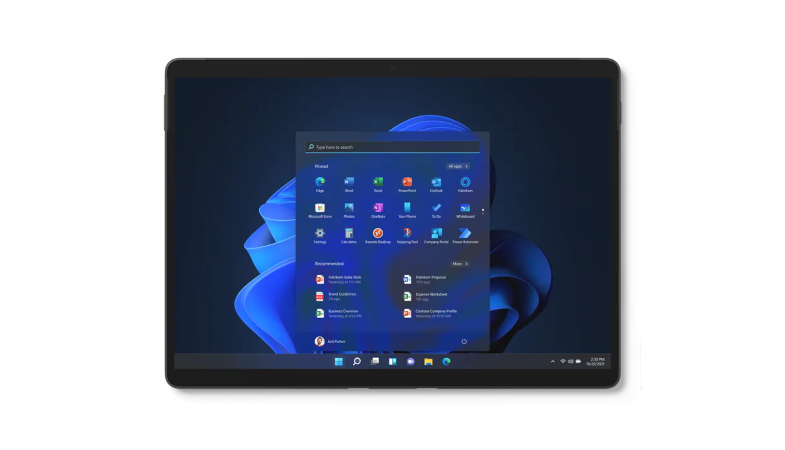 Das Surface Pro 8 von vorne in der Farbe Graphit im Tablet-Modus