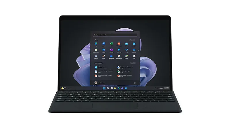 Surface Pro 9 in der Frontansicht in Schwarz Ein Surface Pro 9 in Schwarz von vorne